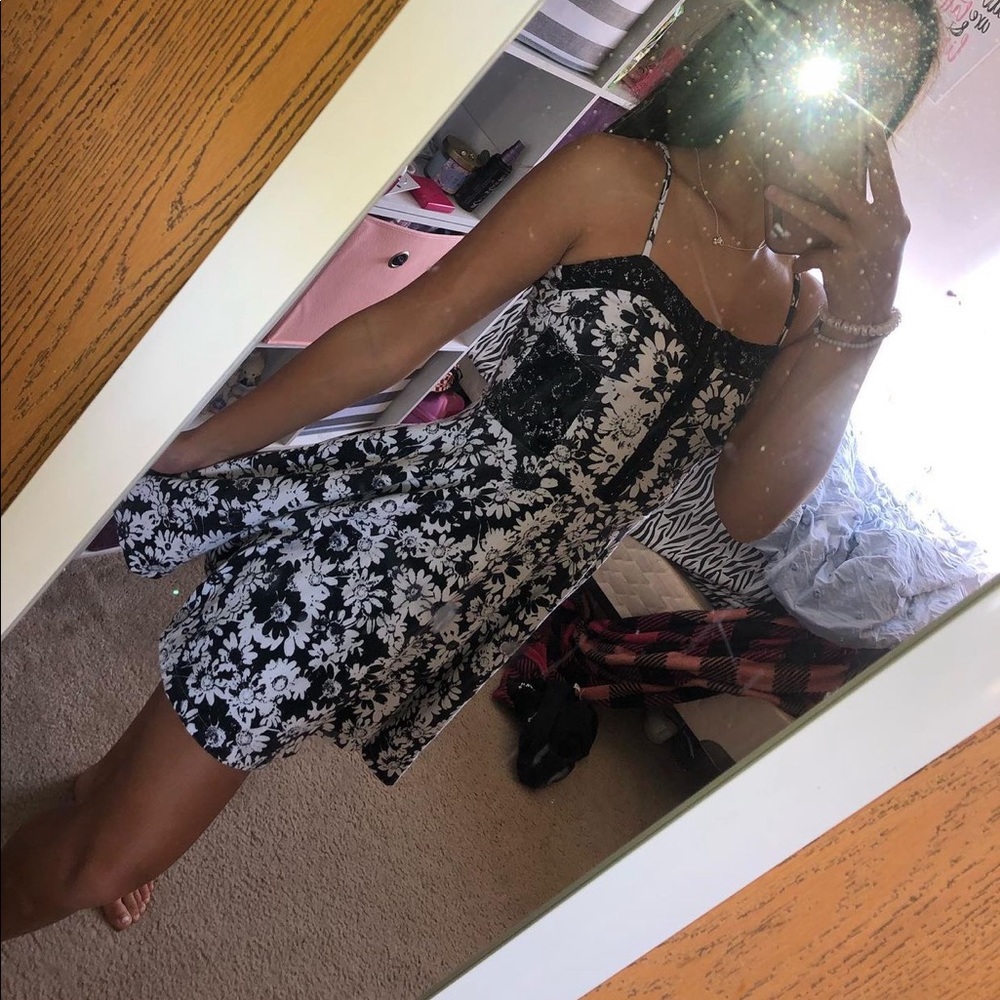 Cute and fun floral dress!!